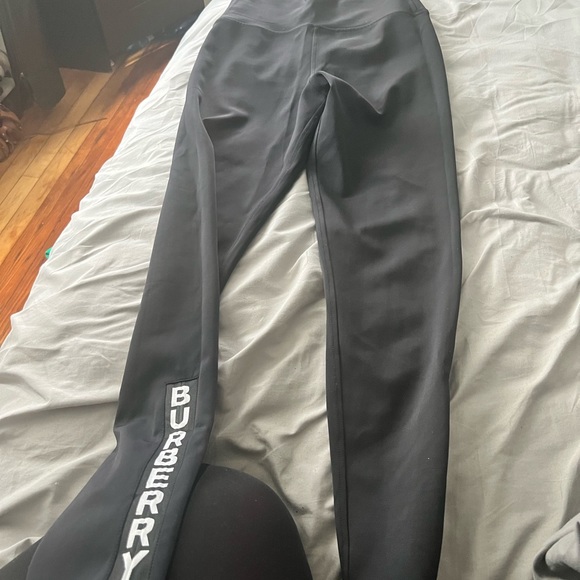 *****SOLD****Burberry legging - Picture 4 of 4
